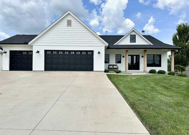 Property at 582 E Mill St, Kewanee, IL 61443, 4 beds, 3.5 baths