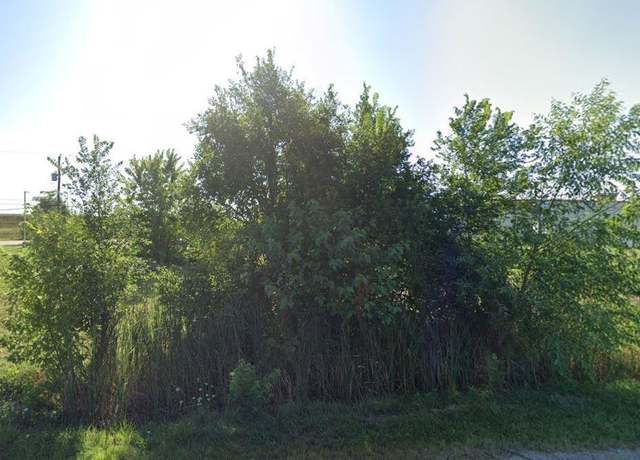 Property at 151 Sunshine Ln, Milan, IL 61264