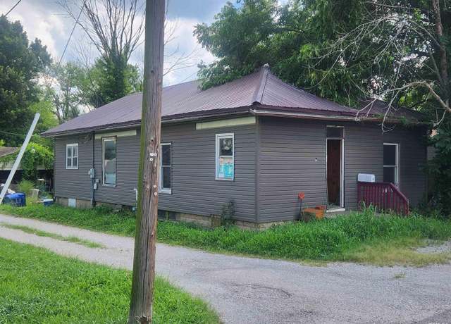 Property at 6 Fallon St, Pinckneyville, IL 62274, 2 beds, 1 bath