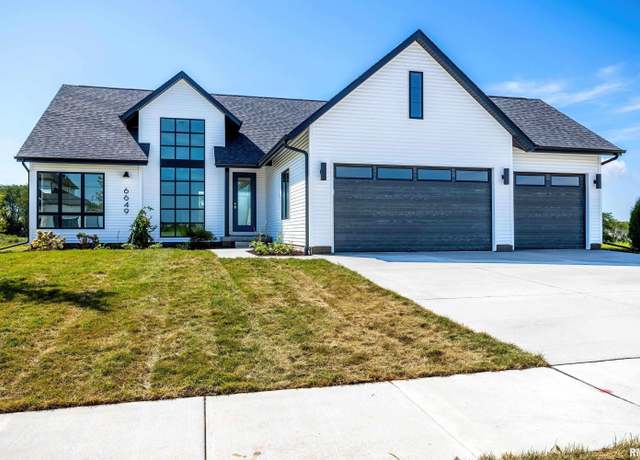 Property at 6649 Meghan Ave, Bettendorf, IA 52722, 4 beds, 3.5 baths