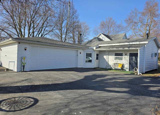 Property at 660 N 3rd St, Girard, IL 62640, 3 beds, 1 bath