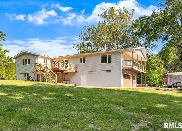 Property at 202 E Sunset Way, East Peoria, IL 61611, 4 beds, 3 baths