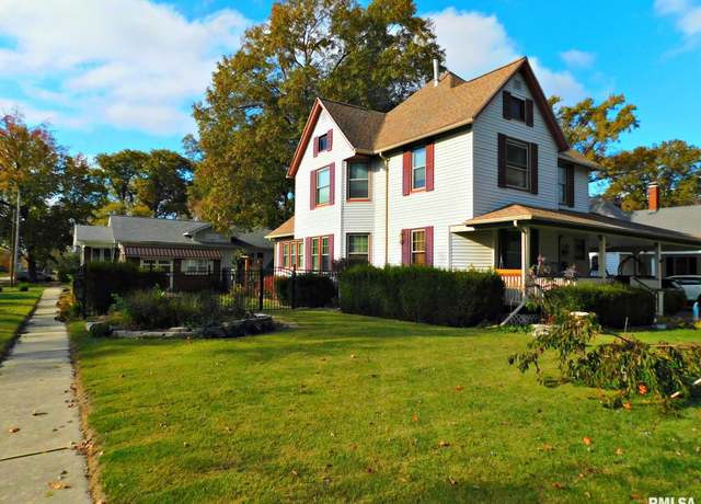 Property at 538 S Sycamore St, Centralia, IL 62801, 3 beds, 2 baths