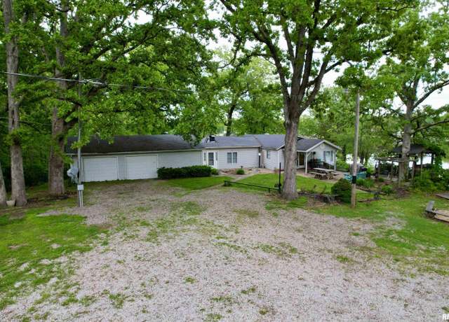 Property at 3266 Cumberland Ln, Centralia, IL 62801, 3 beds, 1 bath