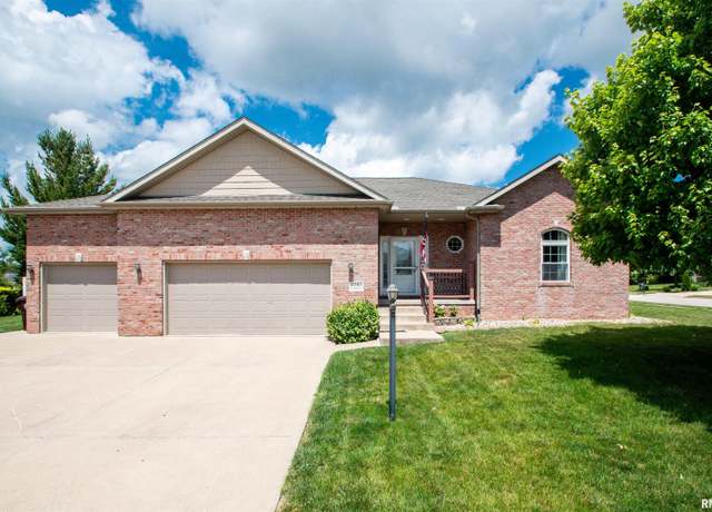 Property at 2203 W Gerald Ct, Peoria, IL 61615, 4 beds, 2 baths