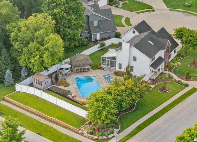 Property at 4513 Stone Haven Dr, Bettendorf, IA 52722, 4 beds, 2.5 baths