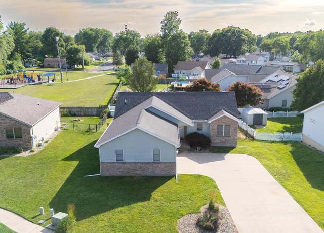Property at 1709 Hope Ct, Pekin, IL 61554, 4 beds, 3 baths