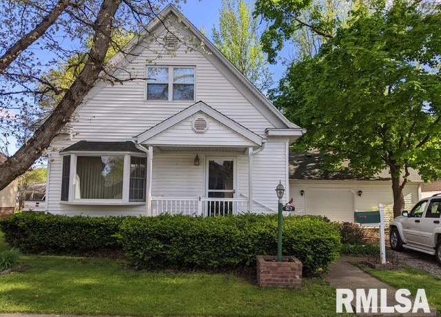Property at 917 E Esther St, Taylorville, IL 62568, 2 beds, 2 baths