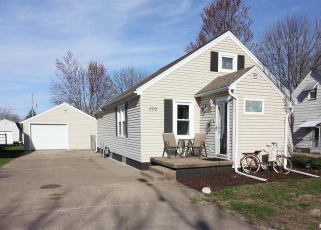 Property at 209 3rd St, Colona, IL 61241, 4 beds, 2.5 baths