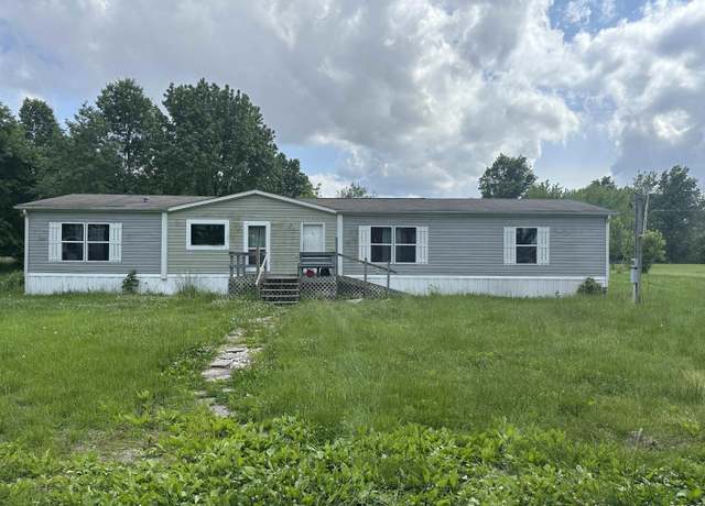 Property at 425 W 1st North St, Tamaroa, IL 62888, 4 beds, 2 baths