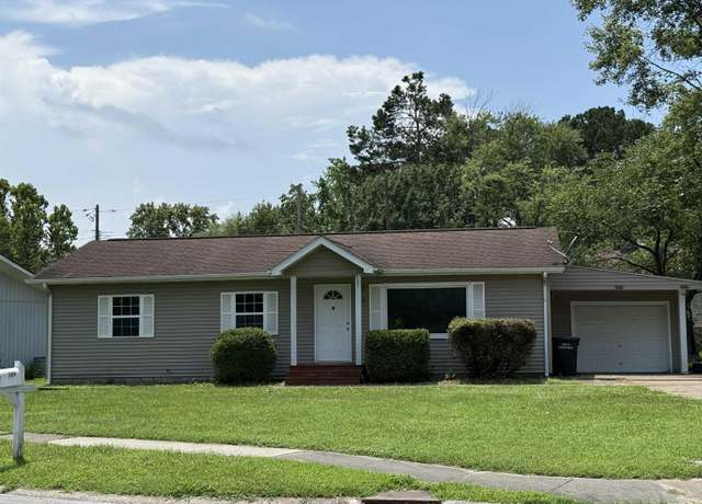 Property at 104 S Glenview Dr, Carbondale, IL 62901, 3 beds, 1 bath