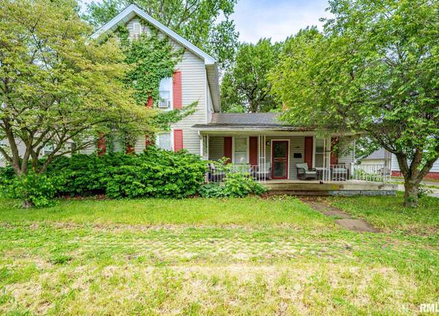 Property at 128 W Spruce St, Canton, IL 61520, 4 beds, 1.5 baths