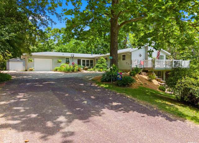 Property at 283 E Hickory St, East Peoria, IL 61611, 4 beds, 3 baths