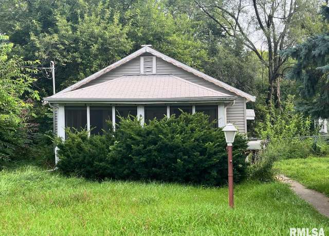 Property at 729 E Seneca Pl, Peoria, IL 61603, 2 beds, 1 bath