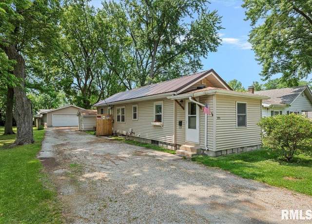 Property at 2911 S 13th St, Springfield, IL 62703, 2 beds, 1 bath