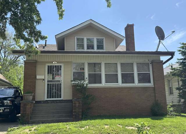 Property at 2408 N Central Ave, Peoria, IL 61603, 4 beds, 2 baths