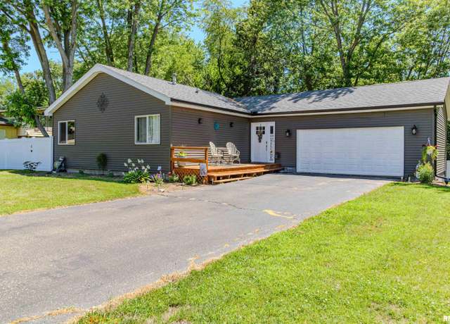 Property at 408 S French Dr, Dunlap, IL 61525, 4 beds, 2 baths