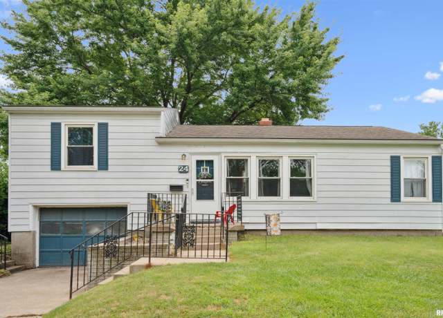 Property at 24 Berkshire Dr, Rock Island, IL 61201, 3 beds, 1 bath