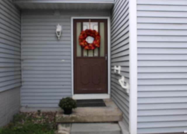 Property at 3542 Cedarview Ct #3542, Bettendorf, IA 52722, 3 beds, 1.5 baths
