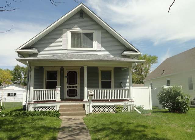 Property at 547 25th Ave, Moline, IL 61265, 2 beds, 2 baths