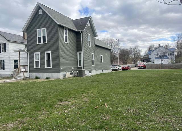 Property at 429 4th Avenue South, Clinton, IA 52732, 4 beds, 1.5 baths