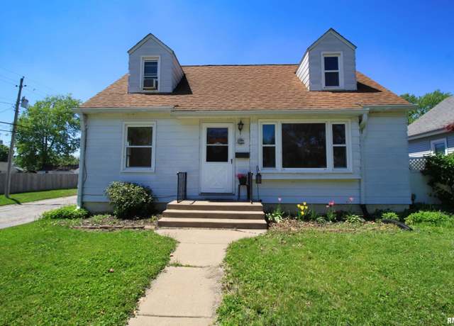 Property at 2060 45th St, Rock Island, IL 61201, 3 beds, 1 bath