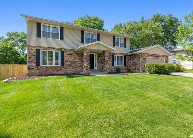 Property at 1312 Terrace Park Dr, Bettendorf, IA 52722, 4 beds, 2.5 baths