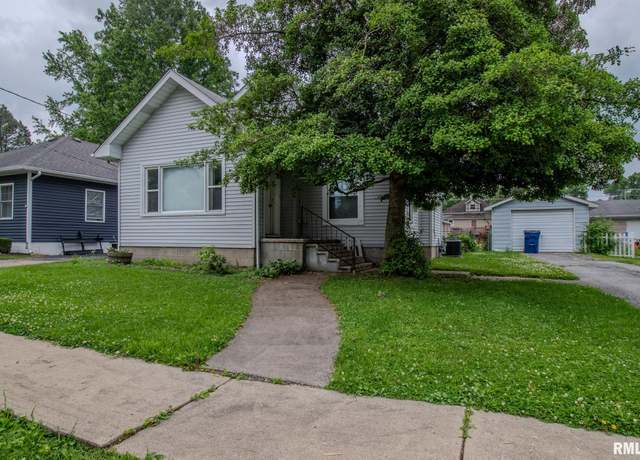 Property at 1206 E Oak St, West Frankfort, IL 62896, 3 beds, 2 baths