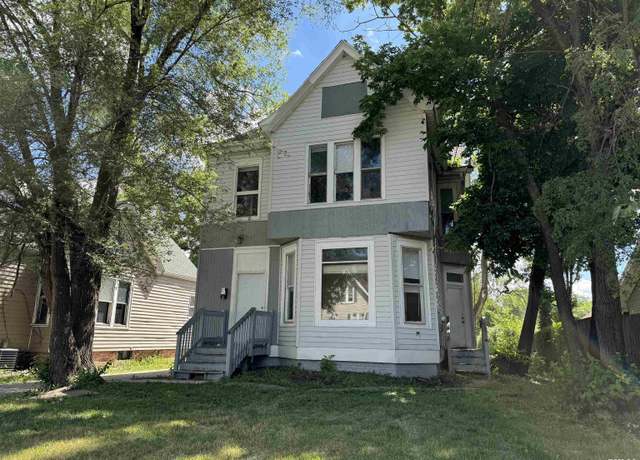 Property at 2400 N Sheridan Rd, Peoria, IL 61604, 4 beds, 2 baths