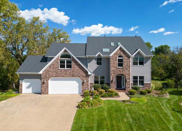 Property at 2138 Wendy Ct, Bettendorf, IA 52722, 4 beds, 4 baths