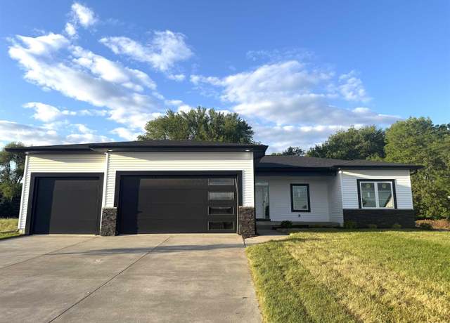 Property at 323 Linda Ln, Riverdale, IA 52722, 4 beds, 3 baths