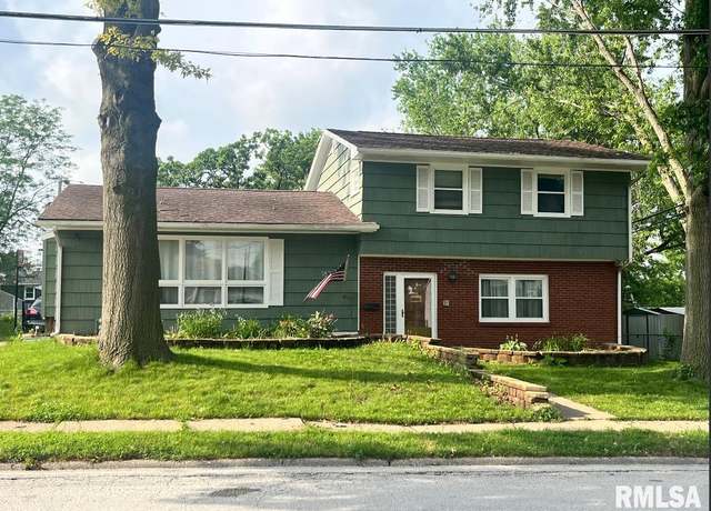 Property at 1820 W Hayes St, Davenport, IA 52804, 4 beds, 2.5 baths