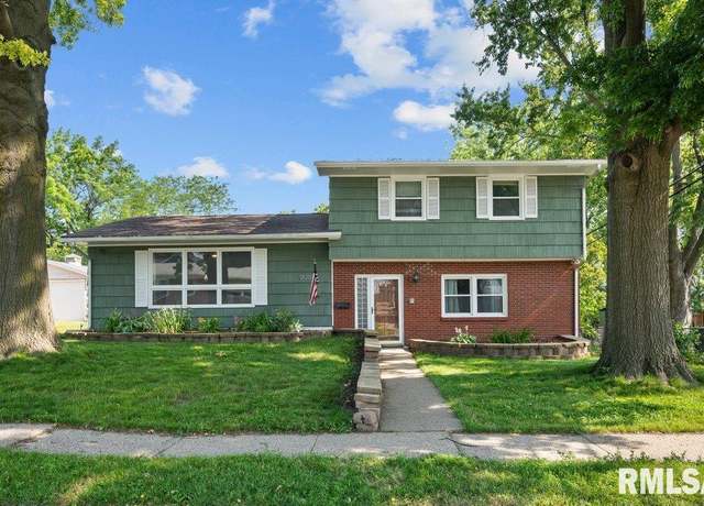 Property at 1820 W Hayes St, Davenport, IA 52804, 4 beds, 2.5 baths