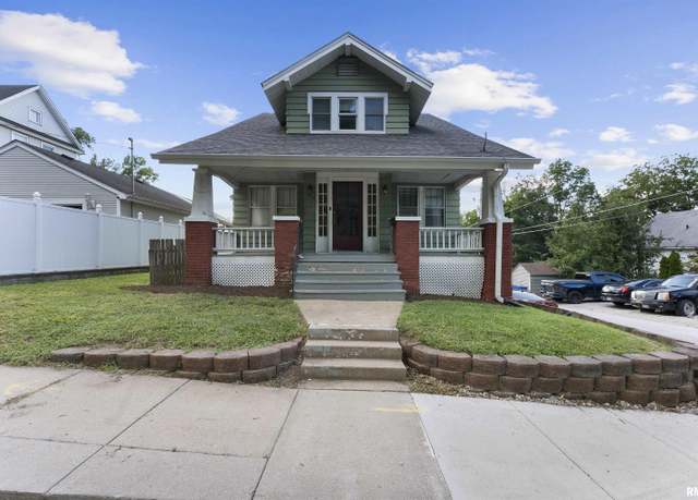 Property at 519 3rd St, Moline, IL 61265, 5 beds, 2 baths