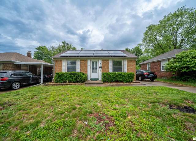 Property at 1009 E Paris Ave, Peoria Heights, IL 61616, 2 beds, 2 baths