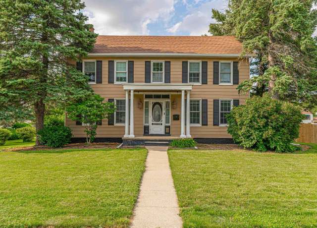 Property at 107 W 3rd St, El Paso, IL 61738, 3 beds, 2 baths