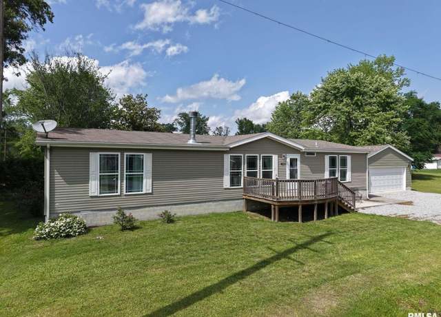 Property at 1103 Vale St, Benton, IL 62812, 3 beds, 2 baths
