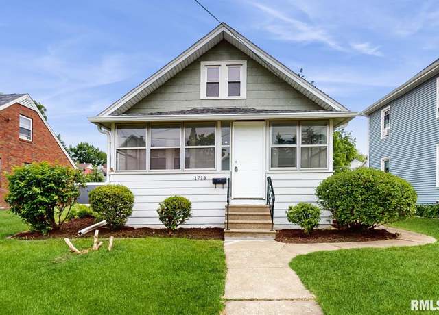 Property at 1718 13th Ave, Moline, IL 61265, 3 beds, 1.5 baths