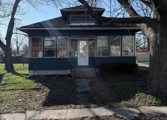 Property at 1002 N Johnson St, Marion, IL 62959, 2 beds, 1 bath
