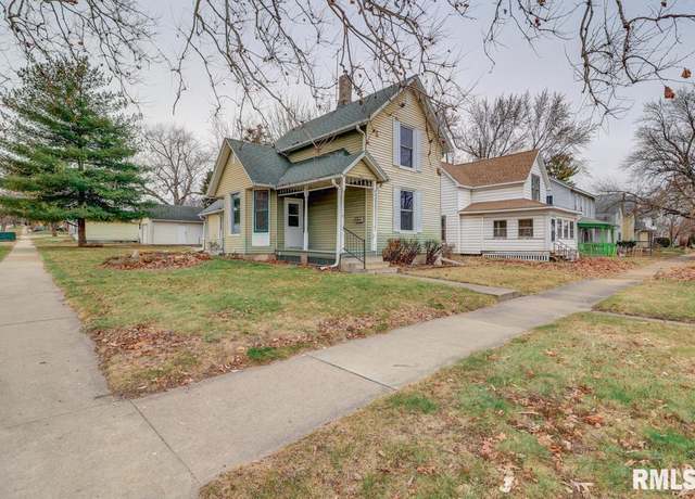 Property at 1700 Pershing Blvd, Clinton, IA 52732, 4 beds, 1 bath