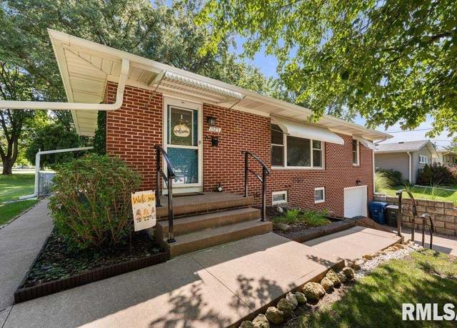 Property at 1525 21st St, Bettendorf, IA 52722, 3 beds, 1.5 baths