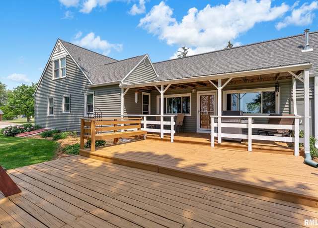 Property at 904 W Main St, Reynolds, IL 61279, 3 beds, 1.5 baths