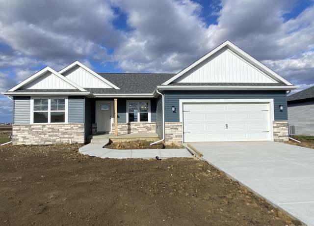 Property at 405 Hodges Ct, Chatham, IL 62629, 3 beds, 2 baths