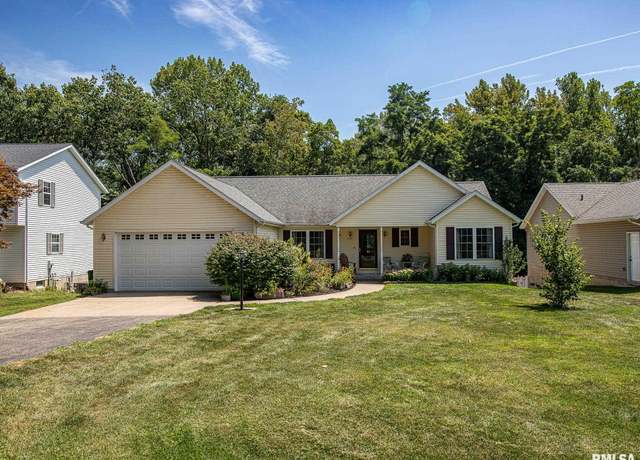 Property at 1118 N Country Ln, Peoria, IL 61604, 3 beds, 3 baths
