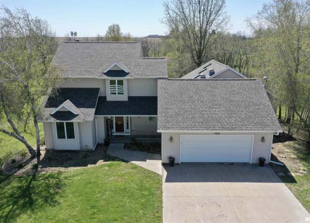 Property at 5301 NE 210th St, Solon, IA 52333, 4 beds, 3 baths