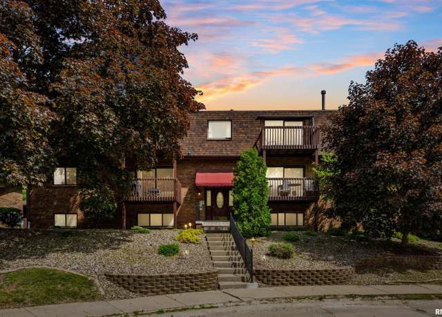 Property at 2505 26th Avenue Court Unit J, Rock Island, IL 61201, 2 beds, 1 bath