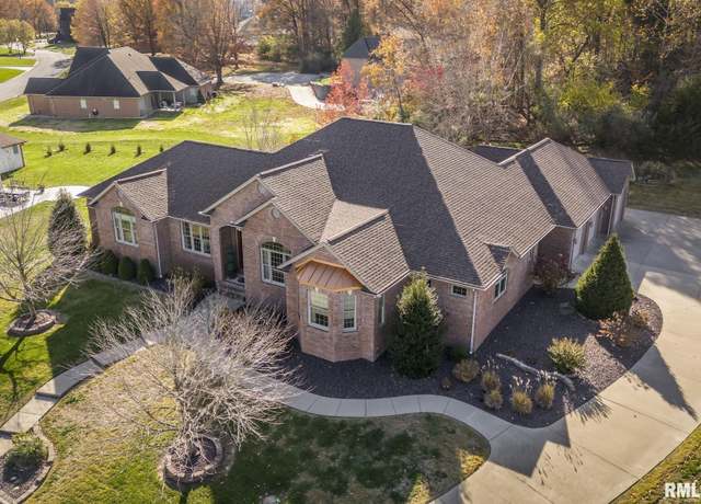 Property at 1502 Chart Hills Dr, Marion, IL 62959, 5 beds, 3.5 baths