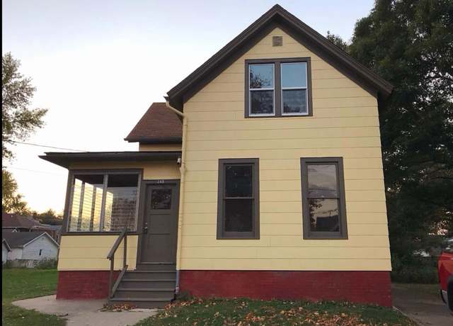 Property at 248 Sumner St, Galesburg, IL 61401, 3 beds, 2 baths