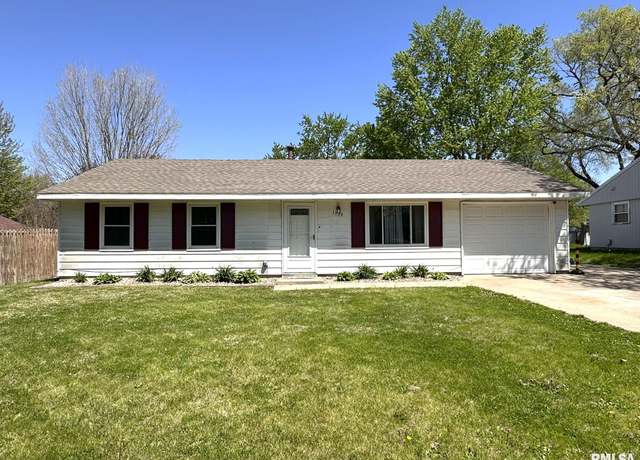 Property at 1539 Edgebrook Dr, Galesburg, IL 61401, 3 beds, 1 bath