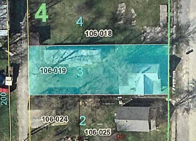 Property at 705 6th St, Carmi, IL 62821